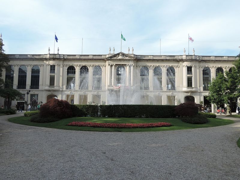 HIPPODROME OF SAN SIRO: TROFEO OAKS – GALLOPING RACE WORLDLINESS ELEGANCE AND… HISTORIC CARS