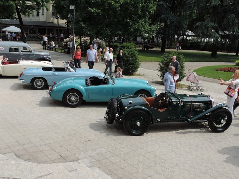 HIPPODROME OF SAN SIRO: TROFEO OAKS – GALLOPING RACE WORLDLINESS ELEGANCE AND… HISTORIC CARS