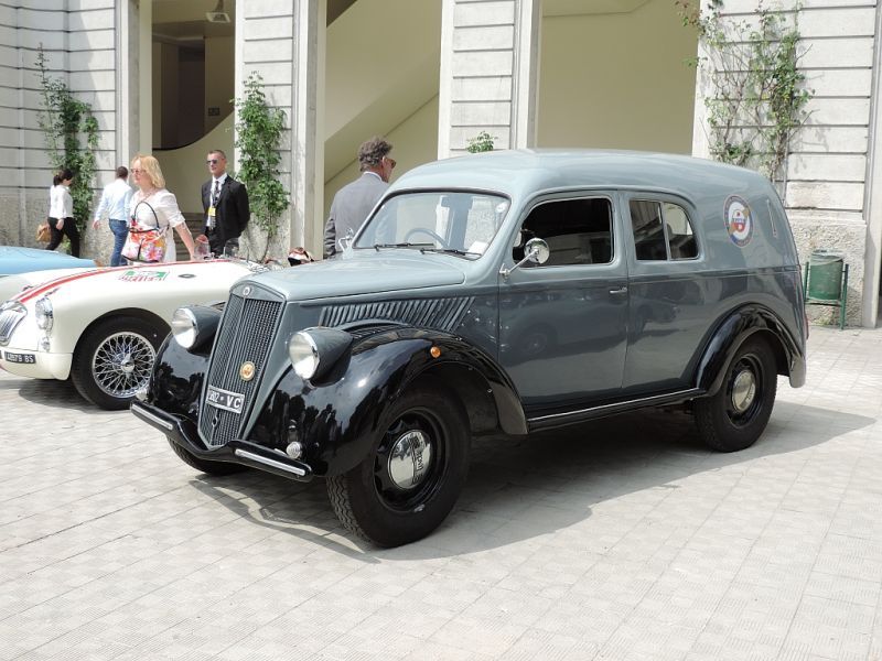 HIPPODROME OF SAN SIRO: TROFEO OAKS – GALLOPING RACE WORLDLINESS ELEGANCE AND… HISTORIC CARS