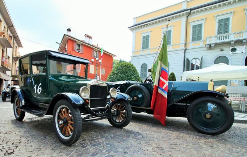 Rievocazione storica Arona - Stresa - Arona 1897-2017 : dopo 120 anni la rinascita con le anteguerra